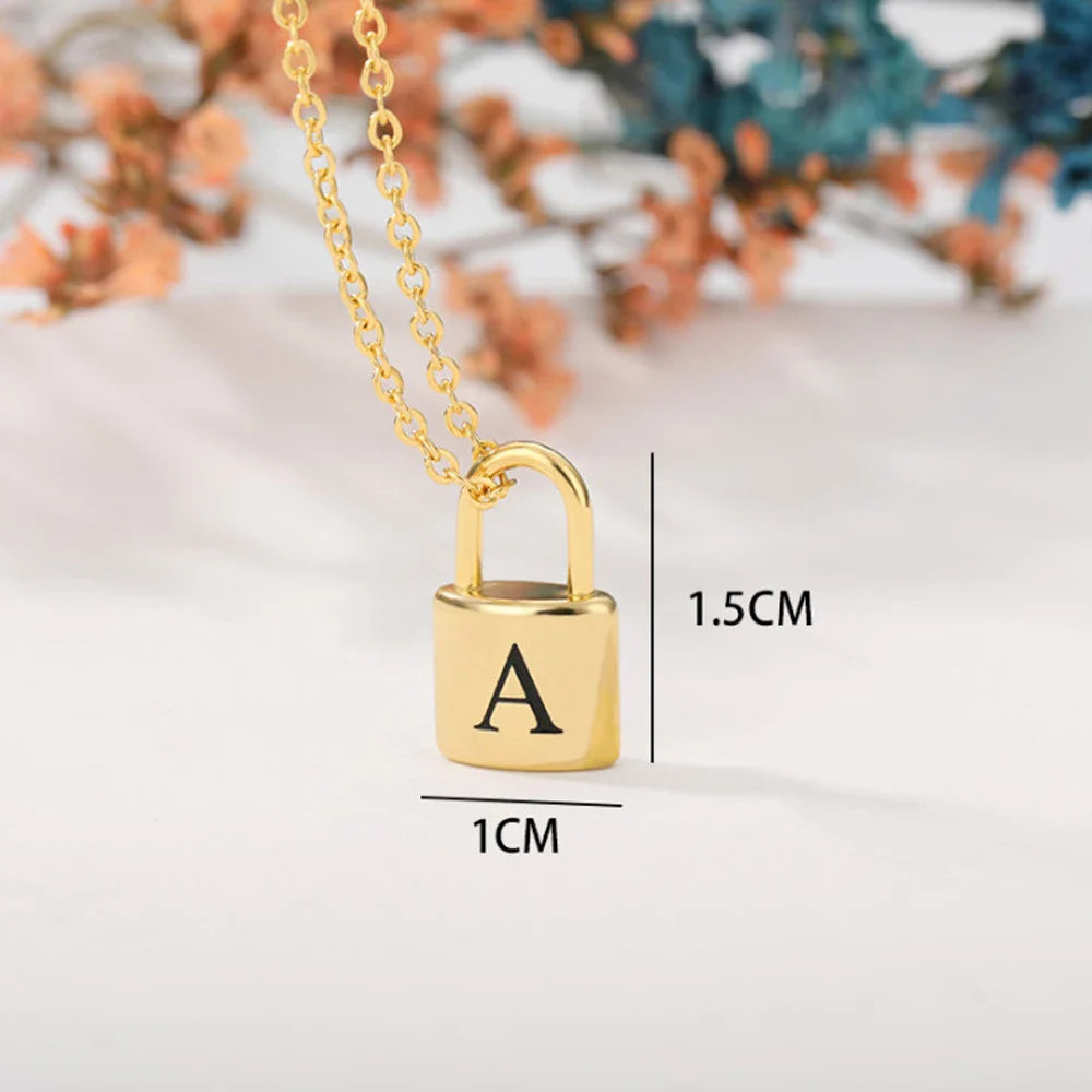 Collier Ellie® Initial Love Lock en or 18k