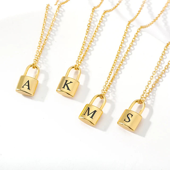 Collier Ellie® Initial Love Lock en or 18k
