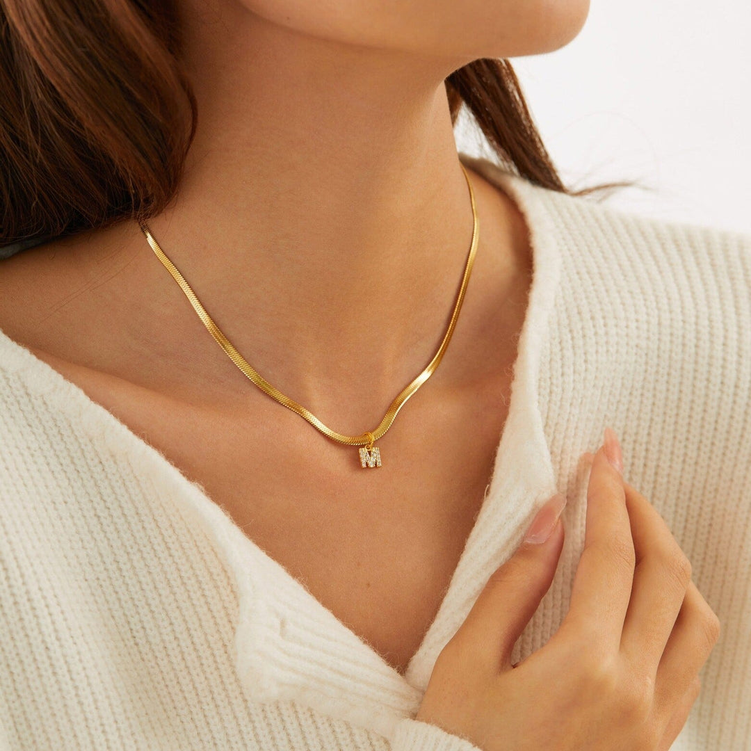 Collier en Herringbone avec Initiale en Diamant Melly®
